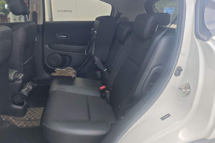 Used Honda Vezel 2020 1.5L CVT Pioneer Edition Interior 3