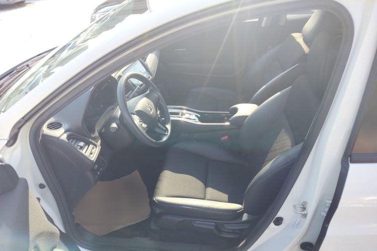 Used Honda Vezel 2020 1.5L CVT Pioneer Edition Interior 3