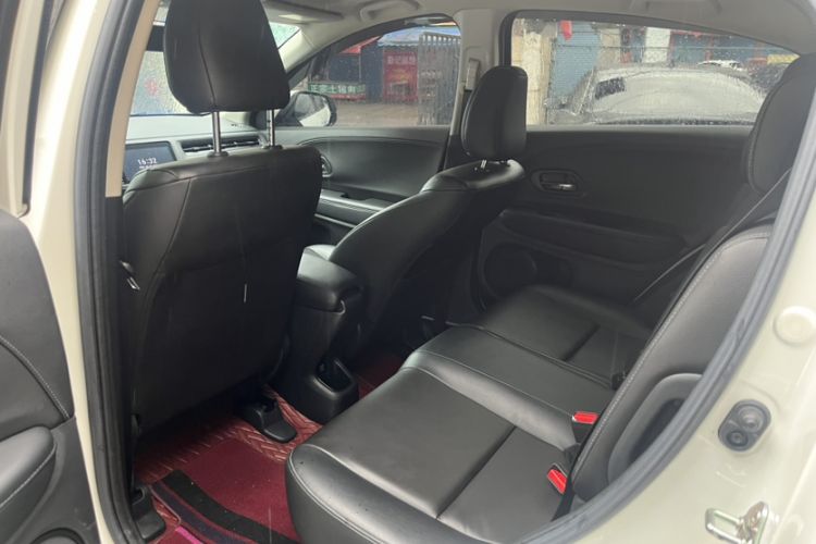 Used Honda Vezel 2020 220 TURBO CVT Luxury Edition Interior 3
