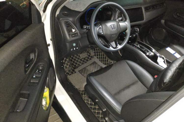 Used Honda Vezel 2020 1.5L CVT Pioneer Edition Interior 3