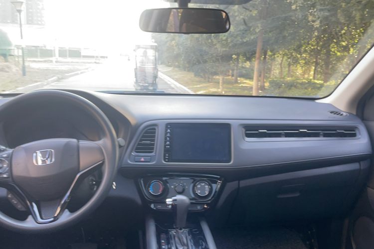 Used Honda Vezel 2020 1.5L CVT Pioneer Edition Interior 4