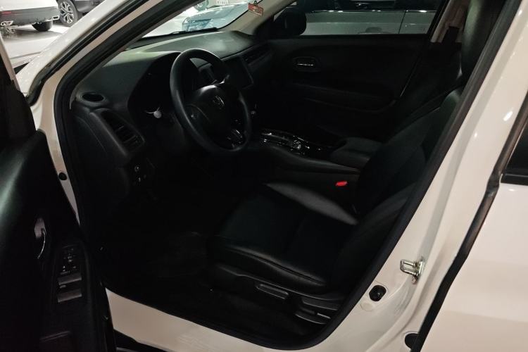 Used Honda Vezel 2020 1.5L CVT Elite Edition Interior 4