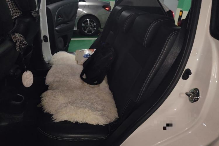 Used Honda Vezel 2020 1.5L CVT Elite Edition Interior 4