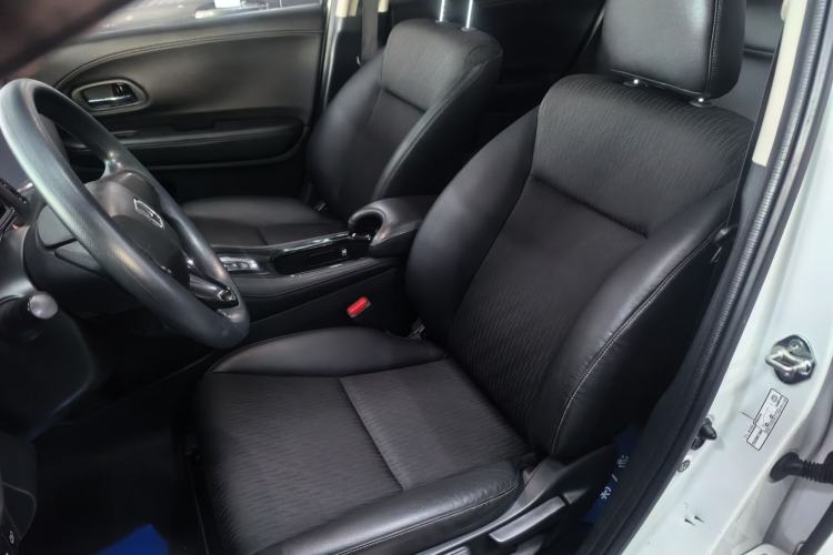 Used Honda Vezel 2020 220 TURBO CVT Luxury Edition Interior 4