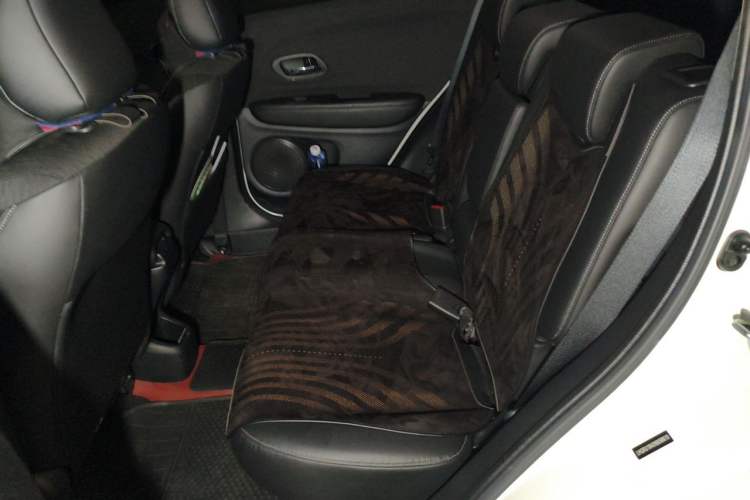 Used Honda Vezel 2020 1.5L CVT Pioneer Edition Interior 4
