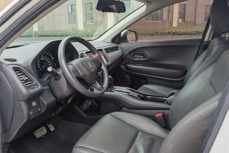 Used Honda Vezel 2020 1.5L CVT Elite Edition Interior 4