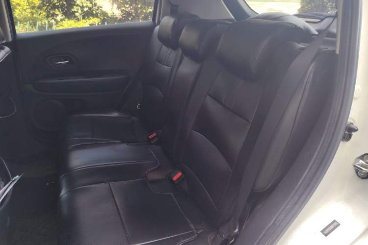 Used Honda Vezel 2020 220 TURBO CVT Elite Edition Interior 4