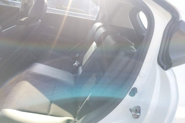 Used Honda Vezel 2020 1.5L CVT Pioneer Edition Interior 4