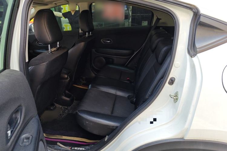 Used Honda Vezel 2020 1.5L CVT Pioneer Edition Interior 4