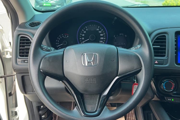 Used Honda Vezel 2020 1.5L CVT Elite Edition Interior 4