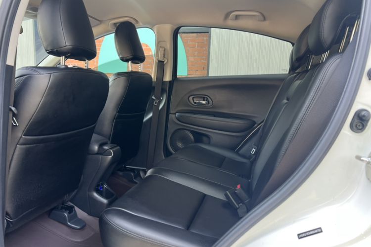 Used Honda Vezel 2020 220 TURBO CVT Elite Edition Interior 5