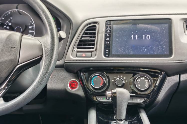 Used Honda Vezel 2020 1.5L CVT Luxury Edition Interior 5