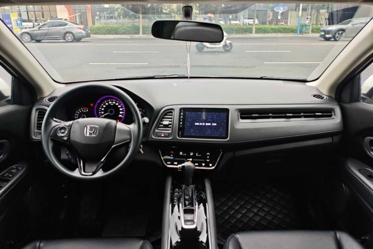 Used Honda Vezel 2020 220 TURBO CVT Elite Edition Interior 5