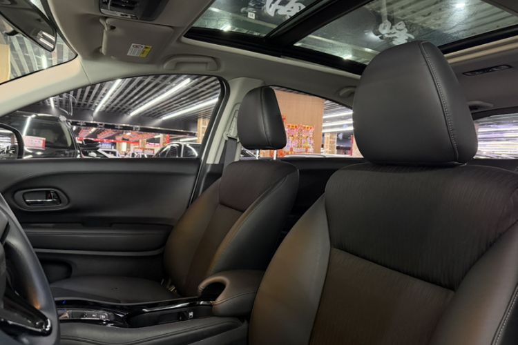 Used Honda Vezel 2020 1.5L CVT Pioneer Edition Interior 5