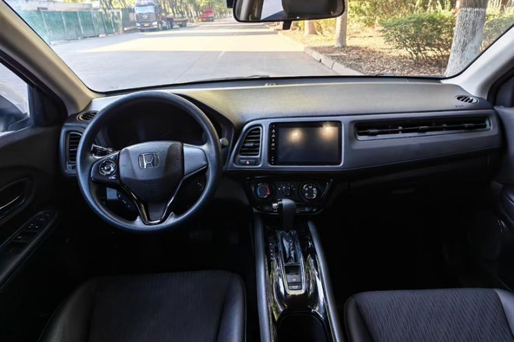 Used Honda Vezel 2020 1.5L CVT Pioneer Edition Interior 5