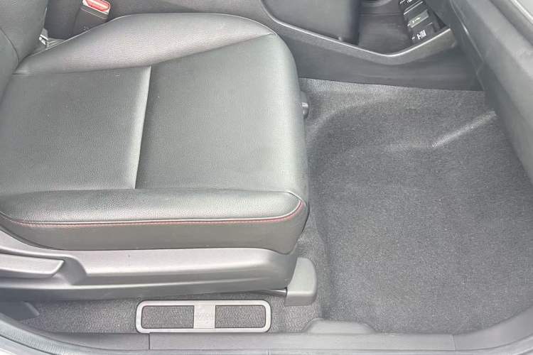 Used Honda Vezel 2020 1.5L CVT Pioneer Edition Interior 5