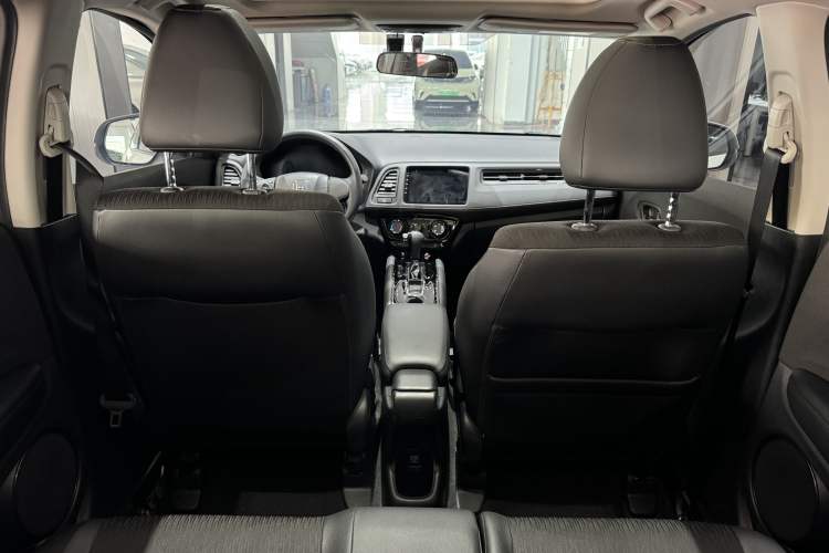 Used Honda Vezel 2020 1.5L CVT Pioneer Edition Interior 5
