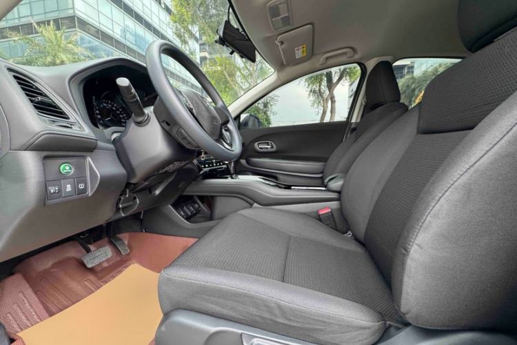 Used Honda Vezel 2020 220 TURBO CVT Elite Edition Interior 6