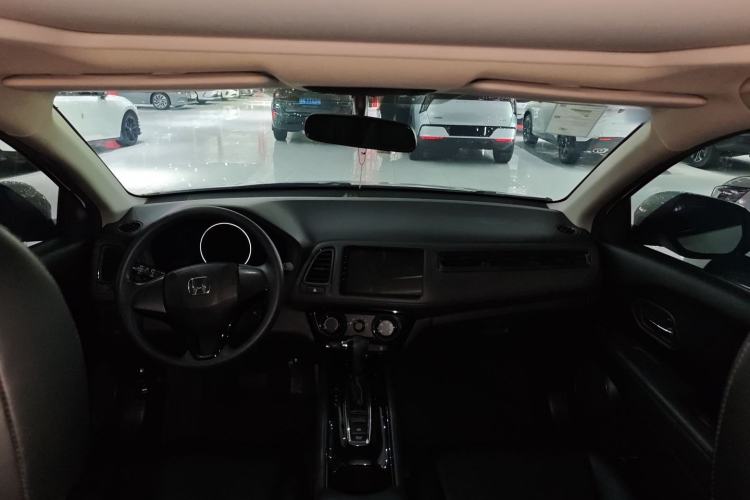 Used Honda Vezel 2020 1.5L CVT Elite Edition Interior 6