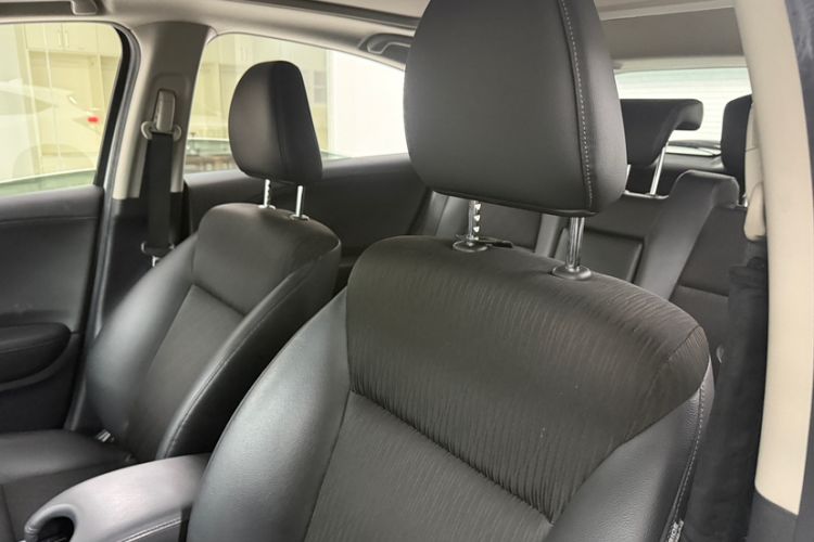 Used Honda Vezel 2020 1.5L CVT Luxury Edition Interior 6