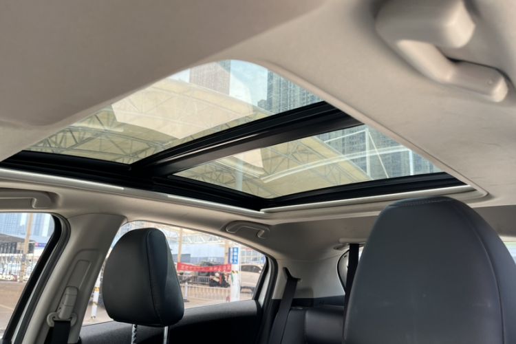 Used Honda Vezel 2020 1.5L CVT Pioneer Edition Interior 6