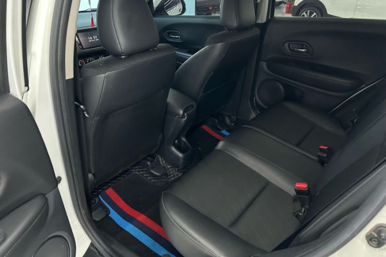 Used Honda Vezel 2020 1.5L CVT Pioneer Edition Interior 6