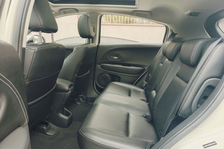 Used Honda Vezel 2020 1.5L CVT Pioneer Edition Interior 6