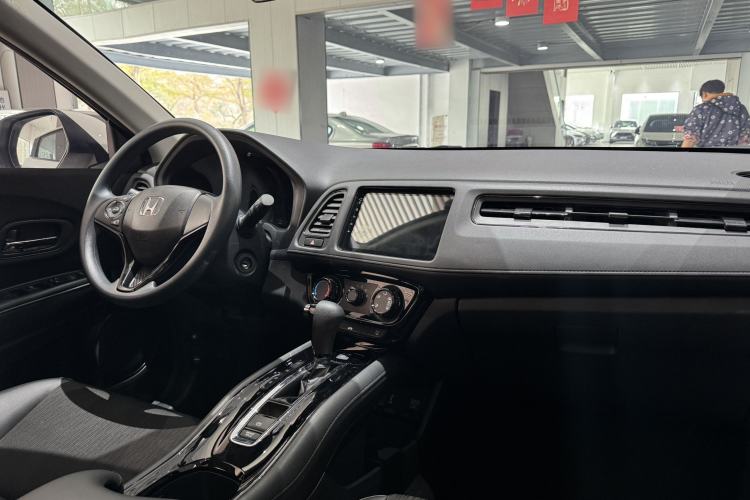 Used Honda Vezel 2020 1.5L CVT Pioneer Edition Interior 6