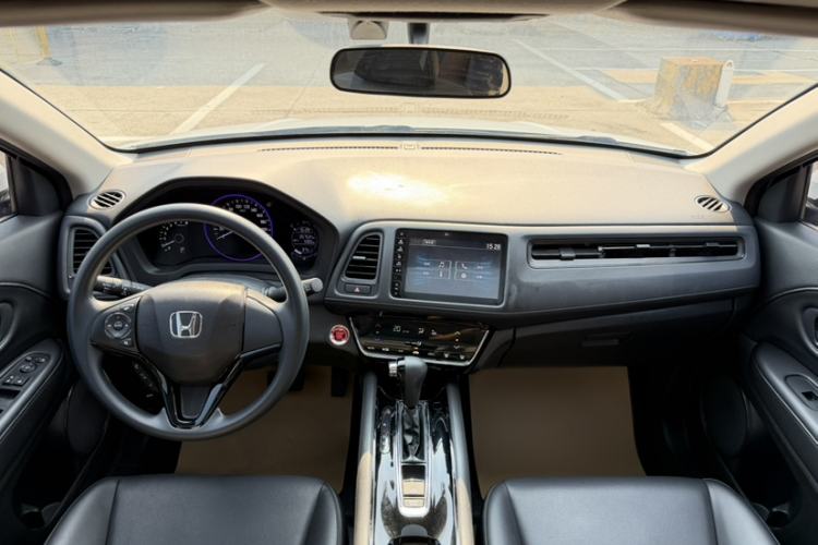 Used Honda Vezel 2020 220 TURBO CVT Luxury Edition Interior 6