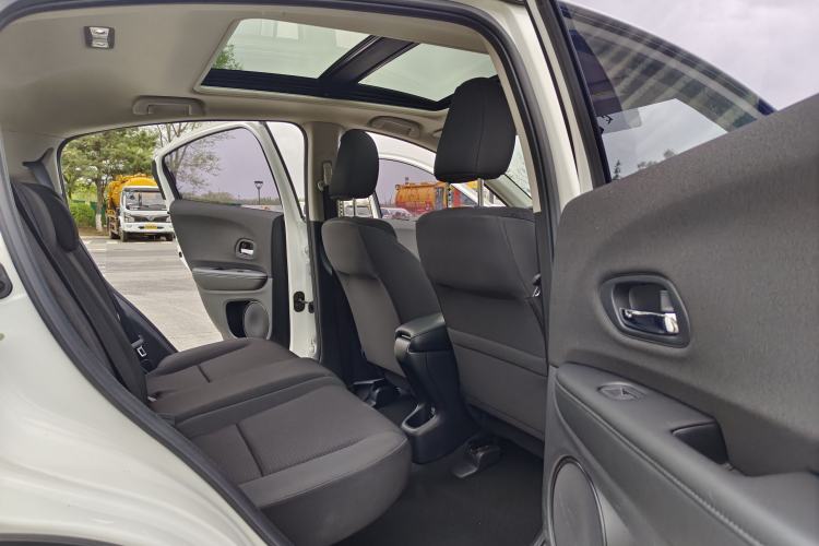 Used Honda Vezel 2020 1.5L CVT Elite Edition Interior 7
