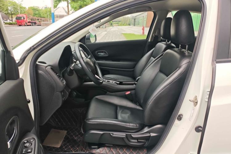 Used Honda Vezel 2020 220 TURBO CVT Elite Edition Interior 7