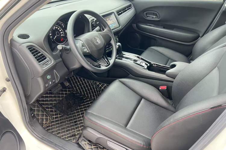 Used Honda Vezel 2020 1.5L CVT Pioneer Edition Interior 8