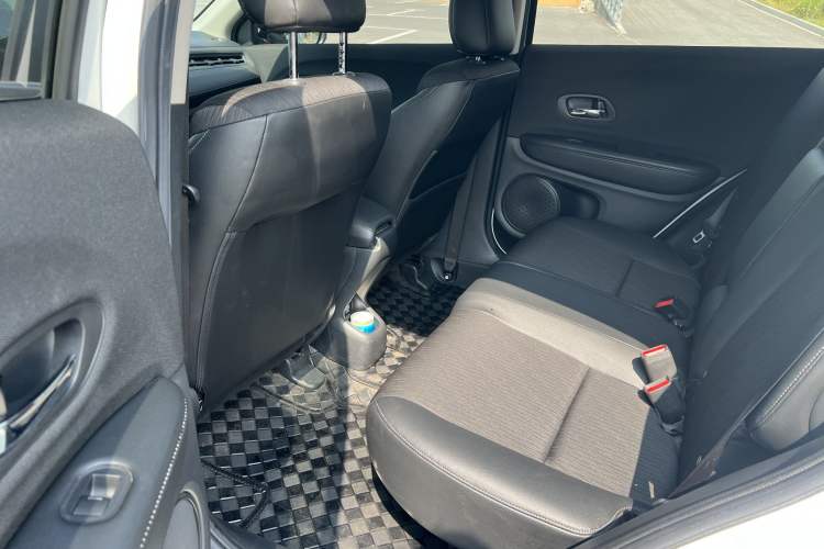 Used Honda Vezel 2020 1.5L CVT Pioneer Edition Interior 8