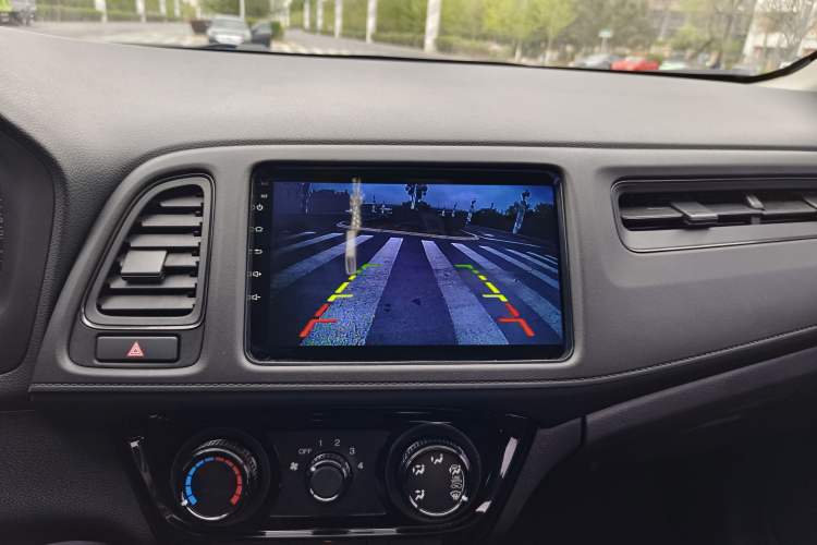 Used Honda Vezel 2020 1.5L CVT Elite Edition Interior 9
