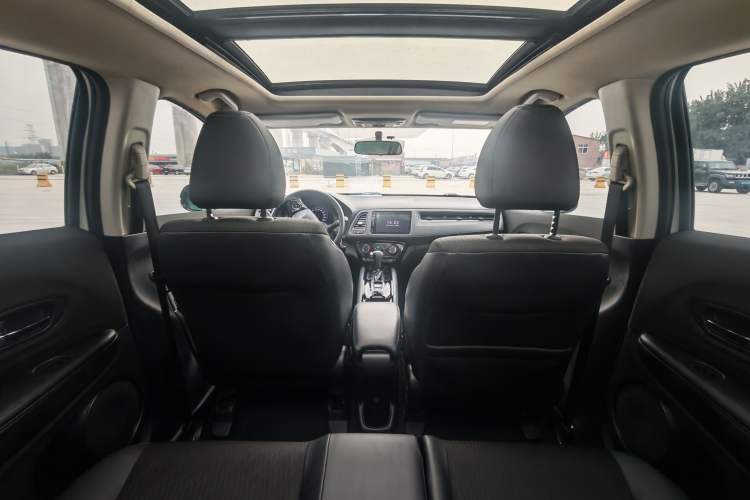 Used Honda Vezel 2020 1.5L CVT Pioneer Edition Interior 9