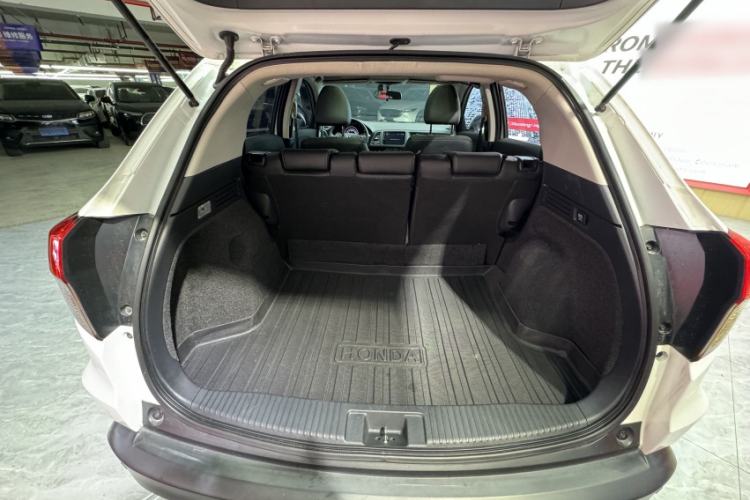 Used Honda Vezel 2020 1.5L CVT Pioneer Edition Interior 9