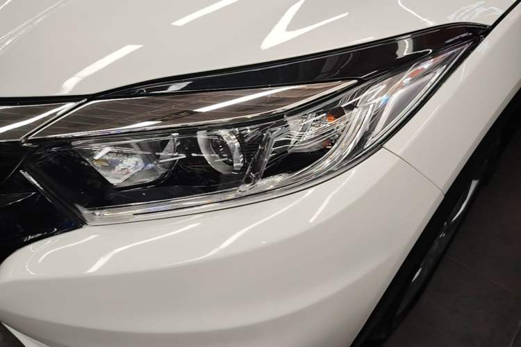 Used Honda Vezel 2020 220 TURBO CVT Elite Edition Left Front Headlight