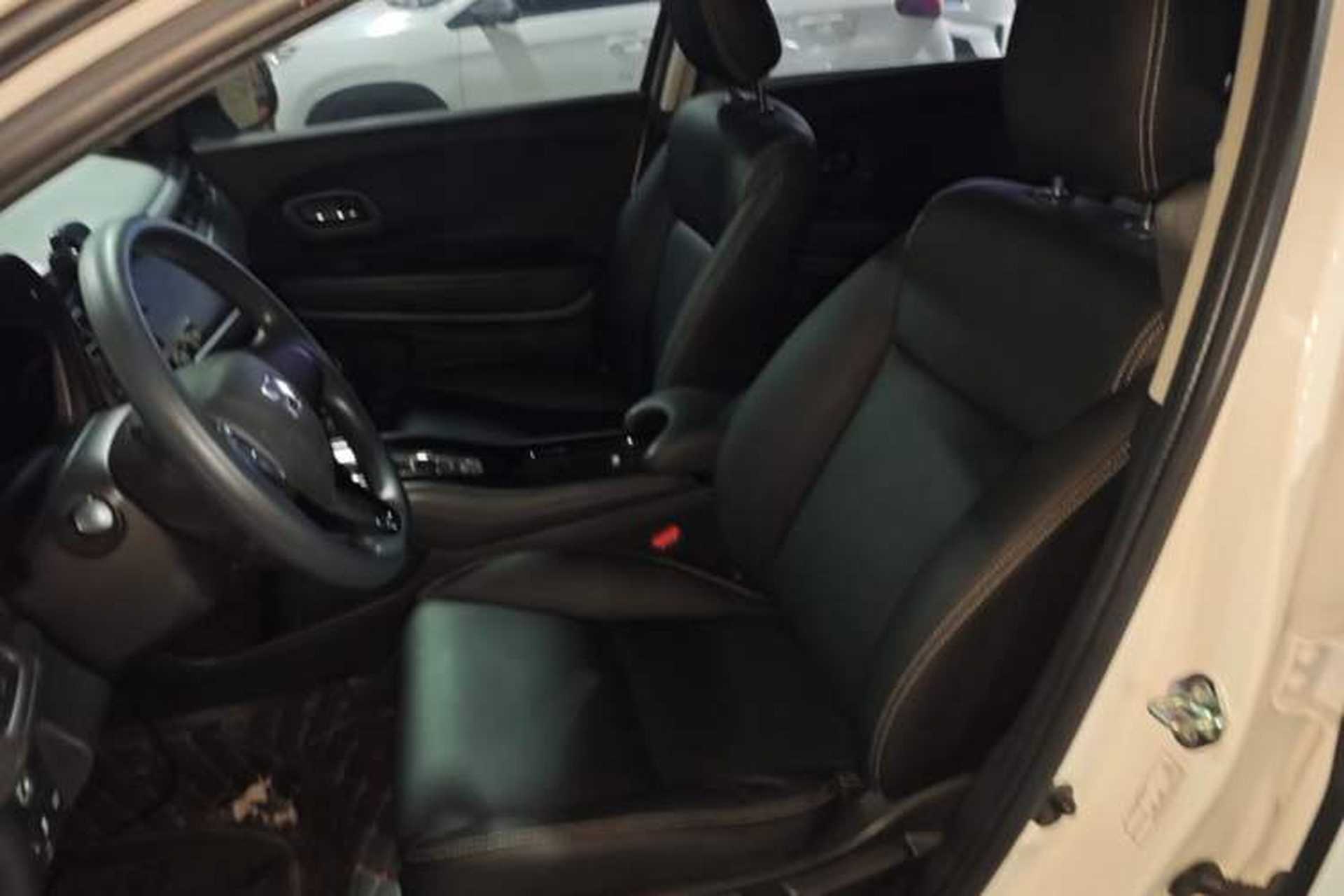 Used Honda Vezel 2020 220 TURBO CVT Elite Edition Left Front Seat
