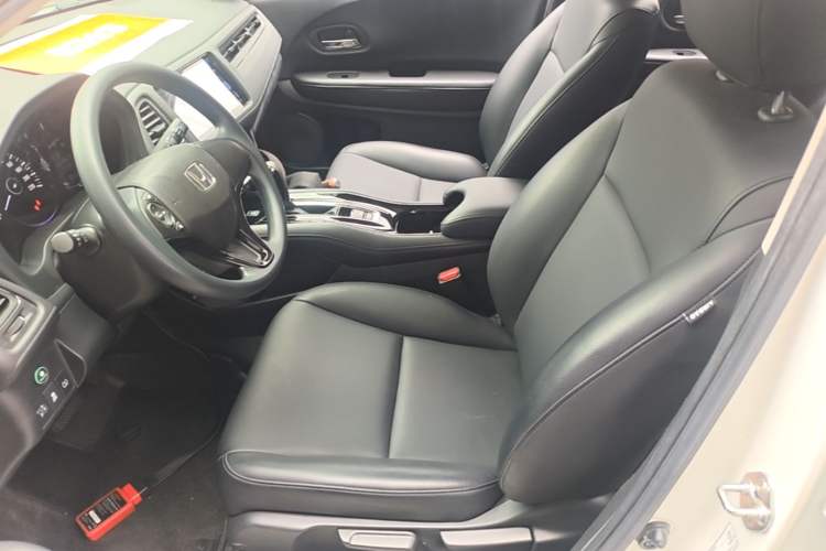 Used Honda Vezel 2020 220 TURBO CVT Elite Edition Left Front Seat