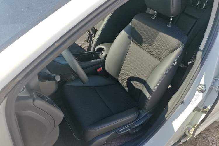 Used Honda Vezel 2020 1.5L CVT Pioneer Edition Left Front Seat