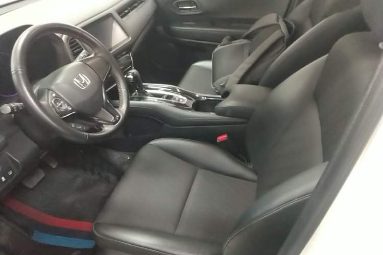 Used Honda Vezel 2020 220 TURBO CVT Luxury Edition Left Front Seat