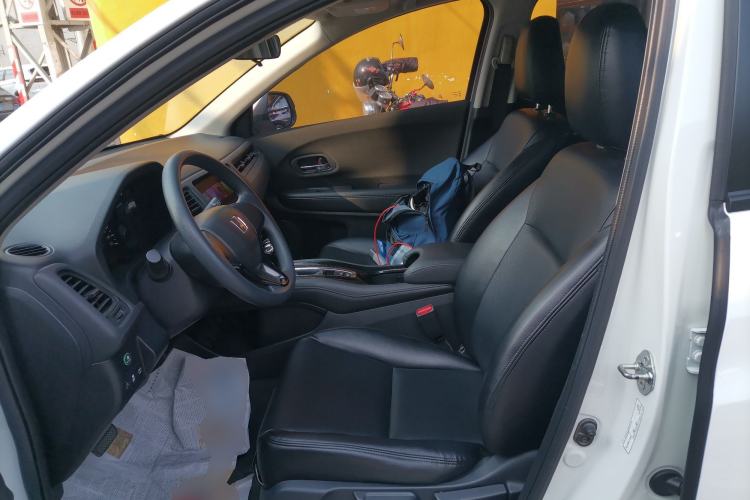 Used Honda Vezel 2020 1.5L CVT Elite Edition Left Front Seat