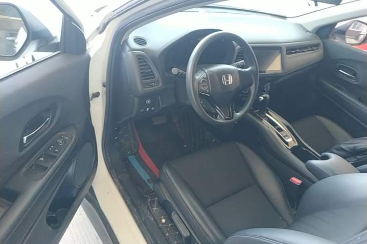 Used Honda Vezel 2020 1.5L CVT Pioneer Edition Left Front Seat