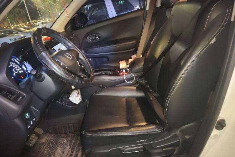 Used Honda Vezel 2020 220 TURBO CVT Elite Edition Left Front Seat