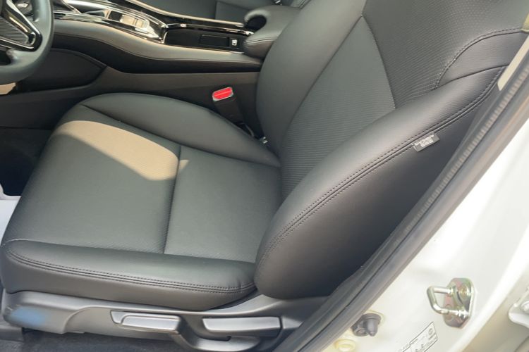 Used Honda Vezel 2020 1.5L CVT Elite Edition Left Front Seat