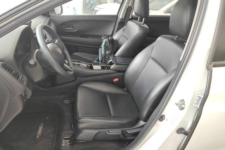 Used Honda Vezel 2020 1.5L CVT Elite Edition Left Front Seat