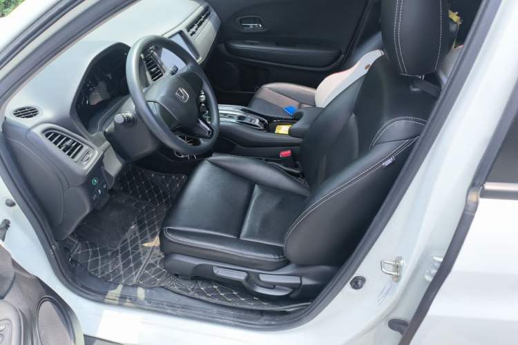 Used Honda Vezel 2020 1.5L CVT Elite Edition Left Front Seat