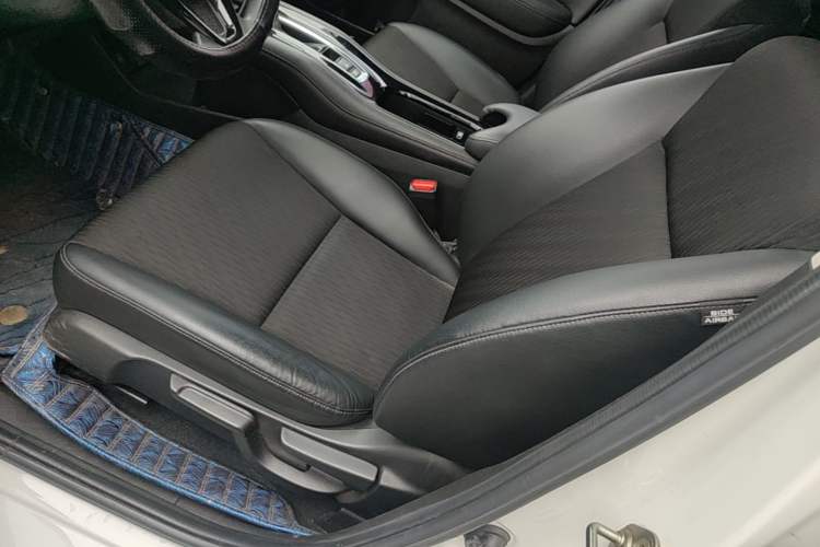 Used Honda Vezel 2020 1.5L CVT Pioneer Edition Left Front Seat