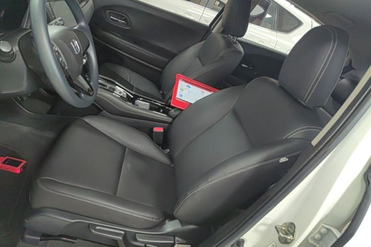 Used Honda Vezel 2020 220 TURBO CVT Elite Edition Left Front Seat