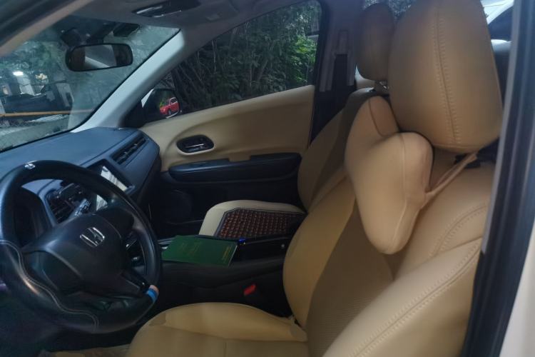Used Honda Vezel 2020 1.5L CVT Elite Edition Left Front Seat